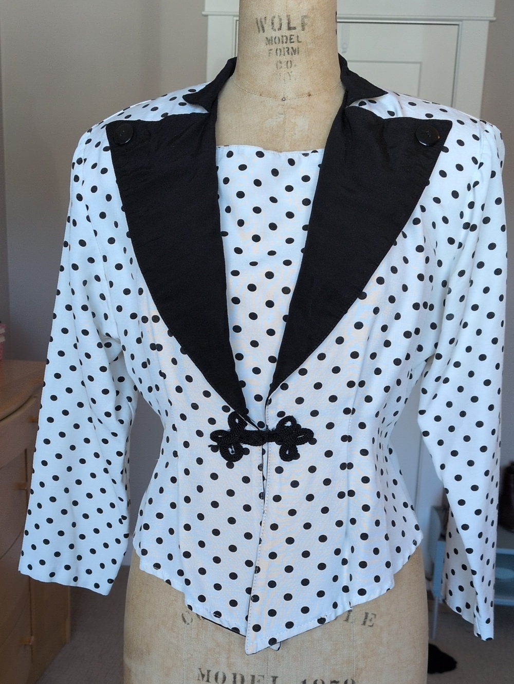Vintage Polka Dot Tailored Blazer with Contrasting Black Lapel